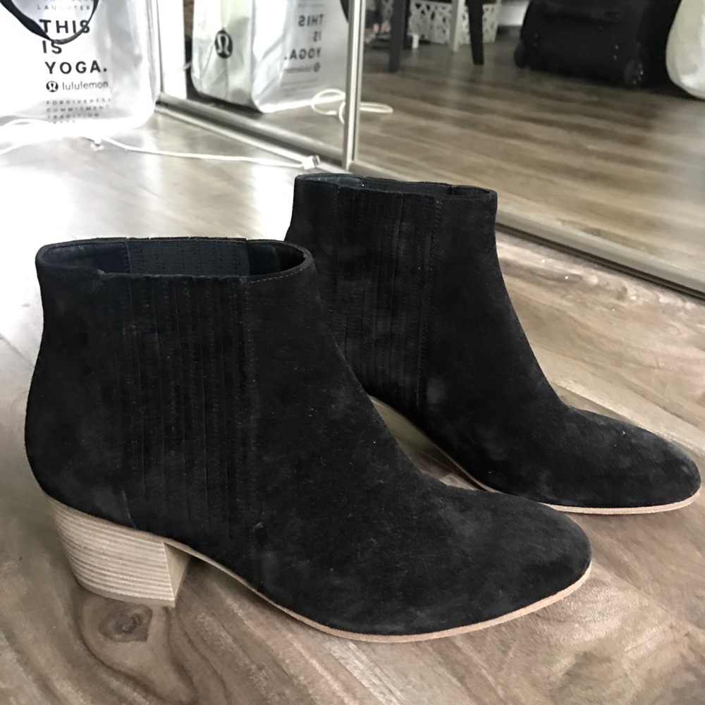 Vince Haider Suede Ankle Black Boots